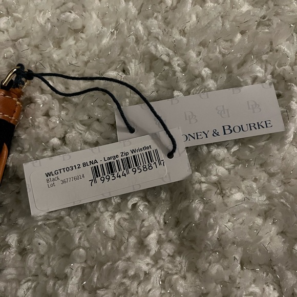 NWT Black Striped Dooney and Bourke Large Zip Wristlet - Picture 8 of 9